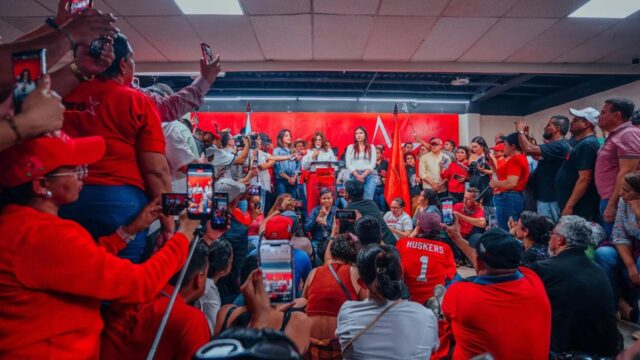 El partido oficialista Libre en Honduras desconoce las elecciones y convoca a protestas