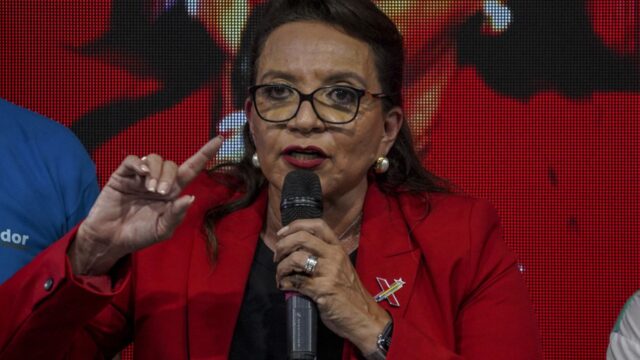 Presidenta de Honduras se dirige a Trump tras su intromisión en las presidenciales a favor de Asfura