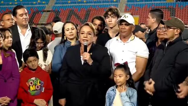 Presidenta saliente Xiomara Castro cierra su gobierno inaugurando remodelado estadio nacional