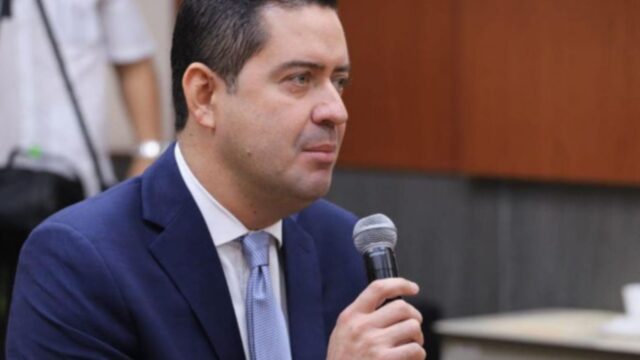 Finanzas reporta casi cuatro mil millones en demandas en 2026; denuncia “ataque» al tesoro público