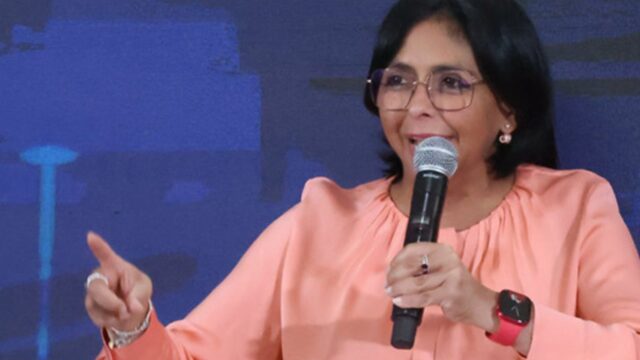 Delcy Rodríguez: «Lo que no pudo resolver la política, se lo pidieron a una potencia nuclear»