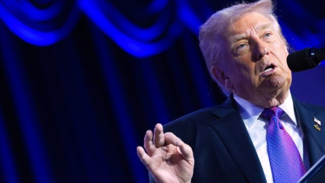 Trump dice que podría enviar un segundo portaviones a atacar Irán si fracasan las conversaciones