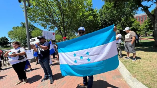 Cancillería afirma que «no dejarán solos» a hondureños que perdieron el TPS