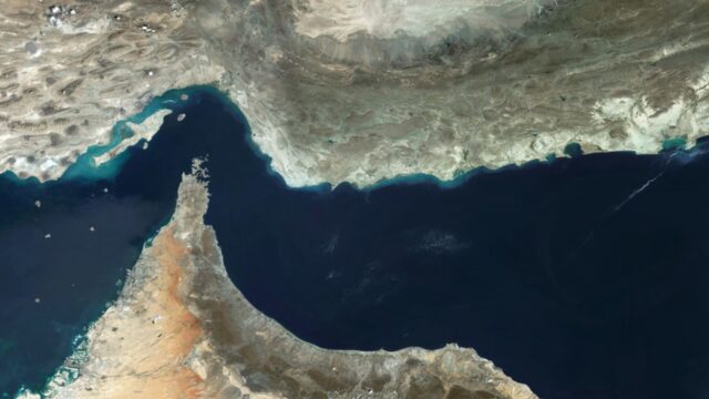 Irán da un paso adelante para imponer tarifas de tránsito por el estrecho de Ormuz