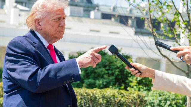 «Nadie está jugando»: Trump anuncia que la delegación de EE.UU. se dirige a las negociaciones con Irán