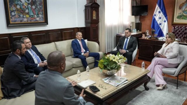 Congreso y CAH instalan mesa de trabajo en búsqueda de beneficios para el gremio
