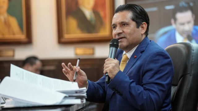 Comisión del Congreso avanza en juicio político a funcionarios de CNE y TJE