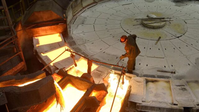 Tensiones en el estrecho de Ormuz repercuten en la producción de cobre, alertan expertos