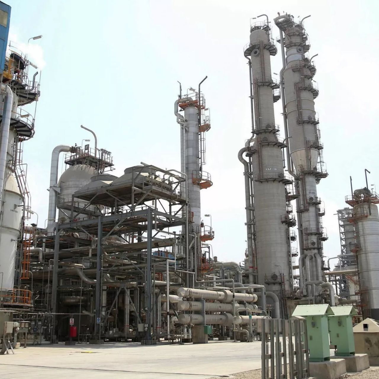 EEUU permite a Irán vender petróleo en dólares tras décadas de restricción