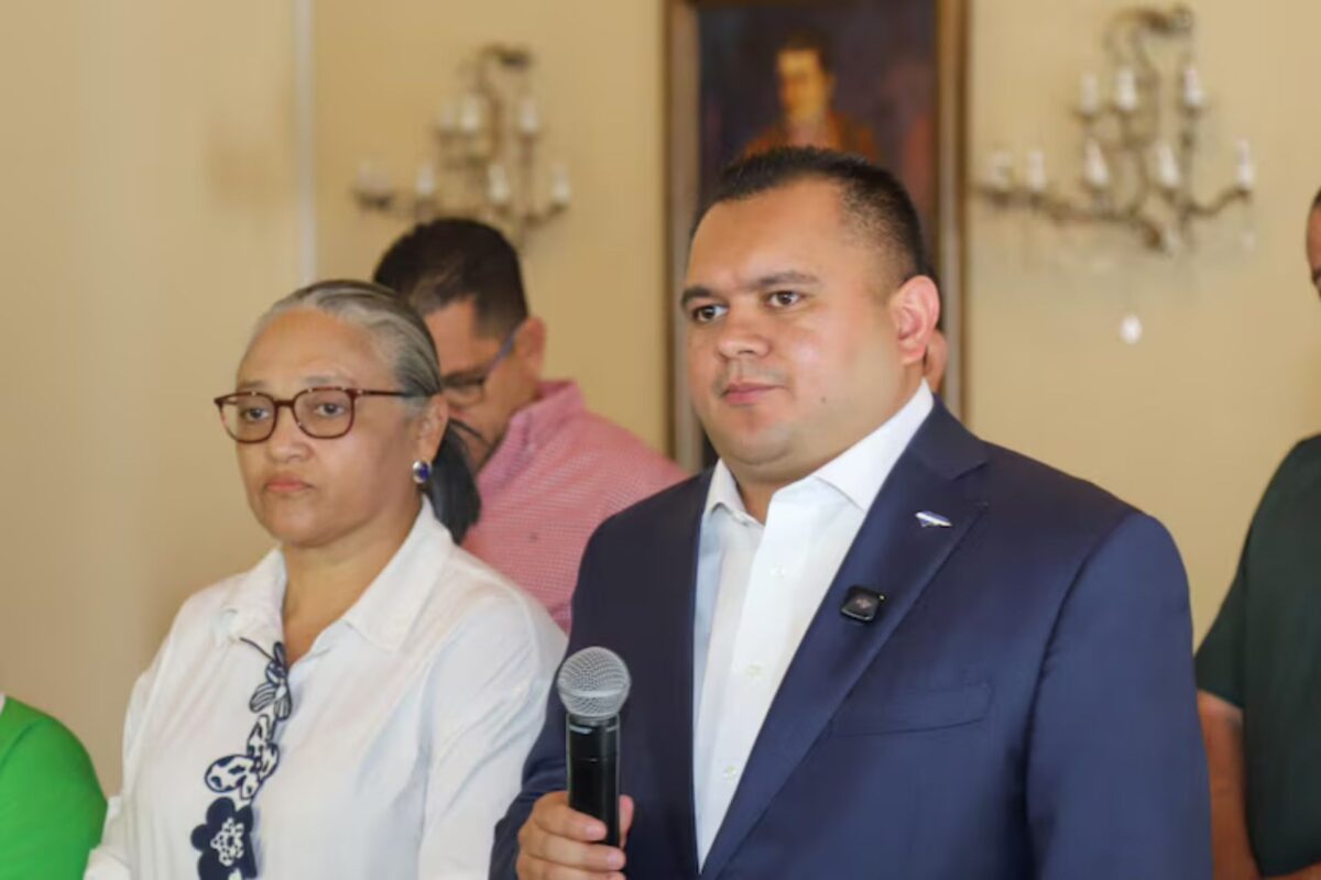 Gobierno hondureño y magisterio sellan tregua tras días de protestas