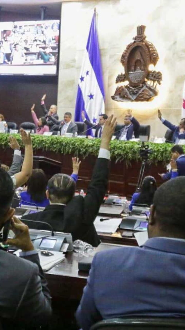 Congreso aprueba continuidad de 427 contratos  de infraestructura social