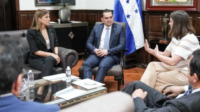 Presidente del Congreso y representante del BID estrechan lazos de cooperación