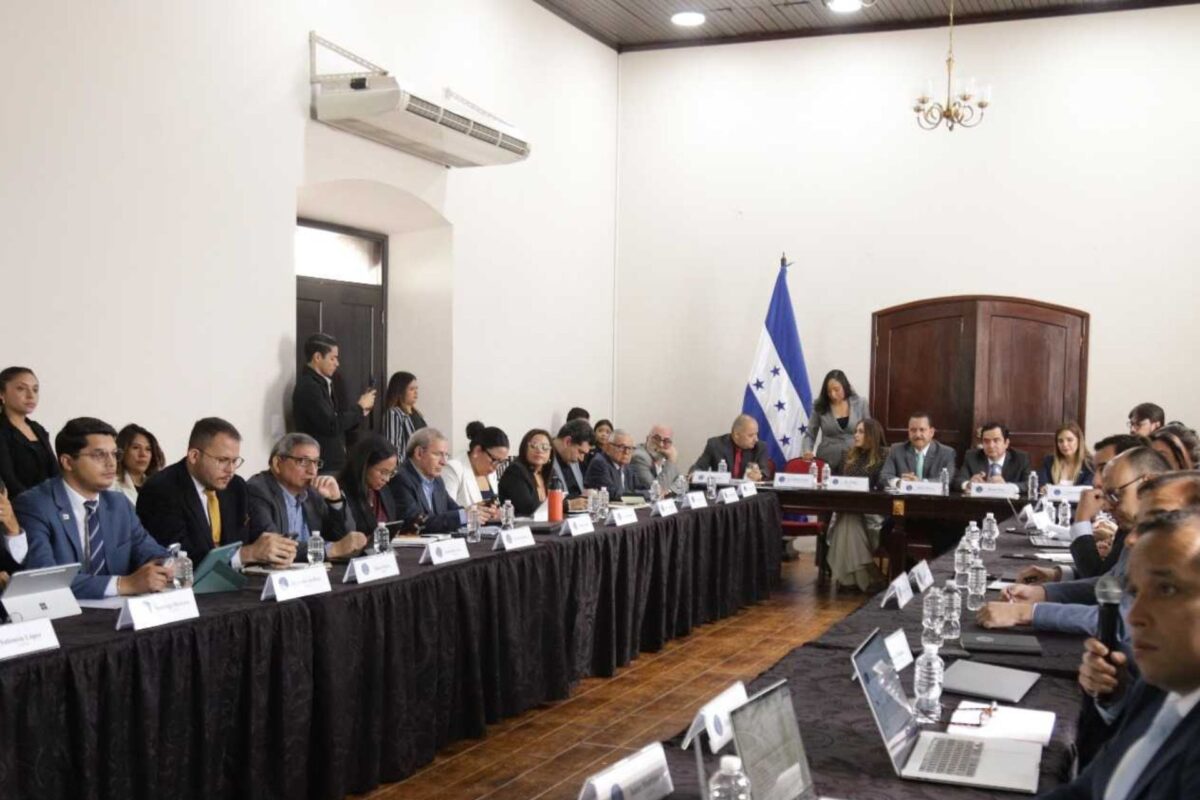 Congreso abre espacio de diálogo para socializar reformas en la Ley del Sector Eléctrico