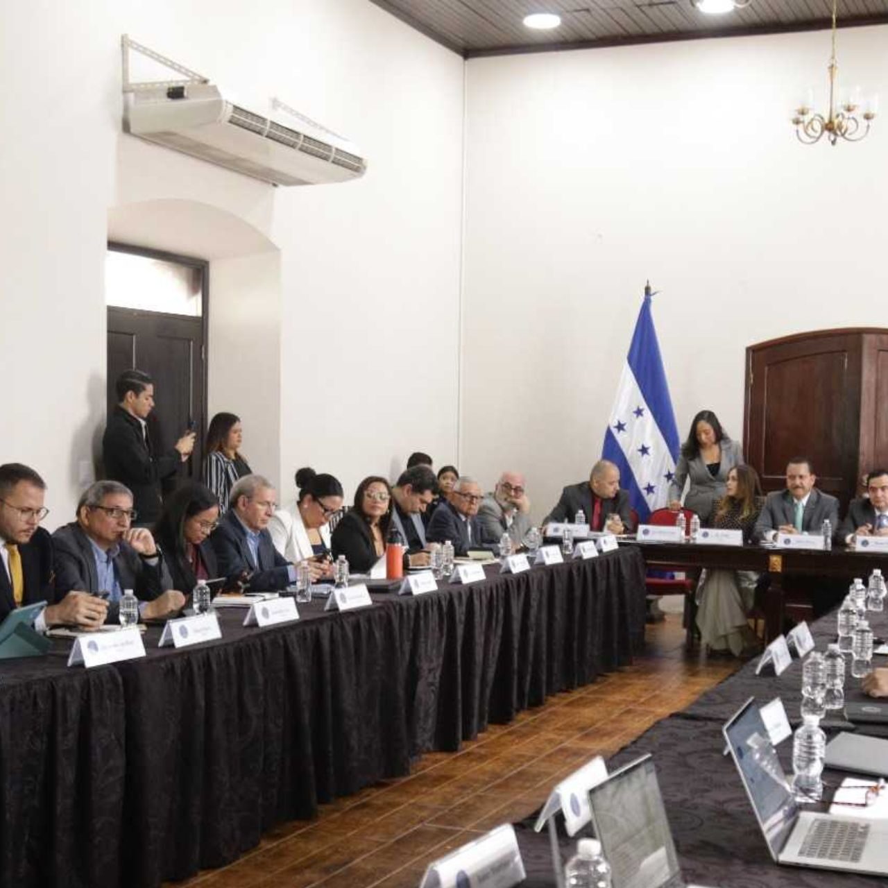 Congreso abre espacio de diálogo para socializar reformas en la Ley del Sector Eléctrico