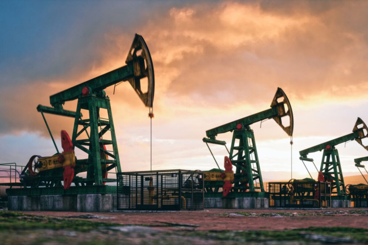 Petróleo cae tras anuncio de Donald Trump sobre un posible pacto con Irán Petróleo cae tras anuncio de Donald Trump sobre un posible pacto con Irán