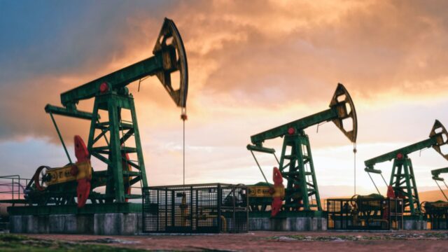 Petróleo cae tras anuncio de Donald Trump sobre un posible pacto con Irán