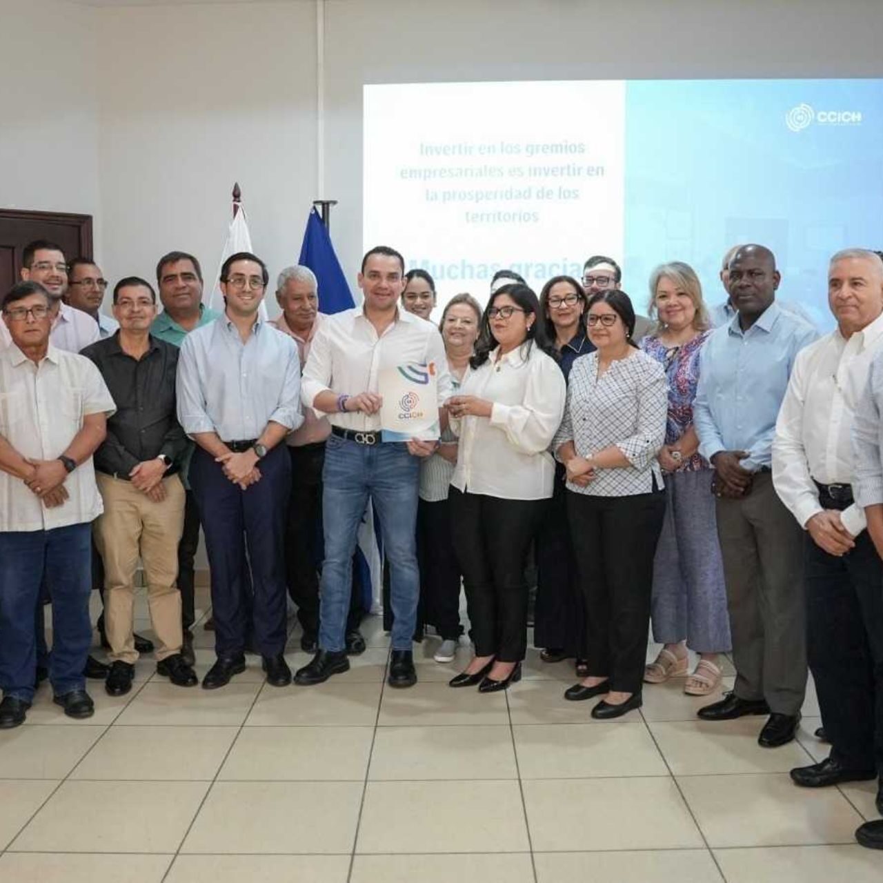 Zambrano garantiza respaldo del Congreso  a Choloma para enfrentar desafíos