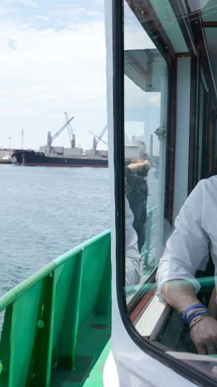 Zambrano destaca que autoridades han empezado a poner orden en la Empresa Nacional Portuaria