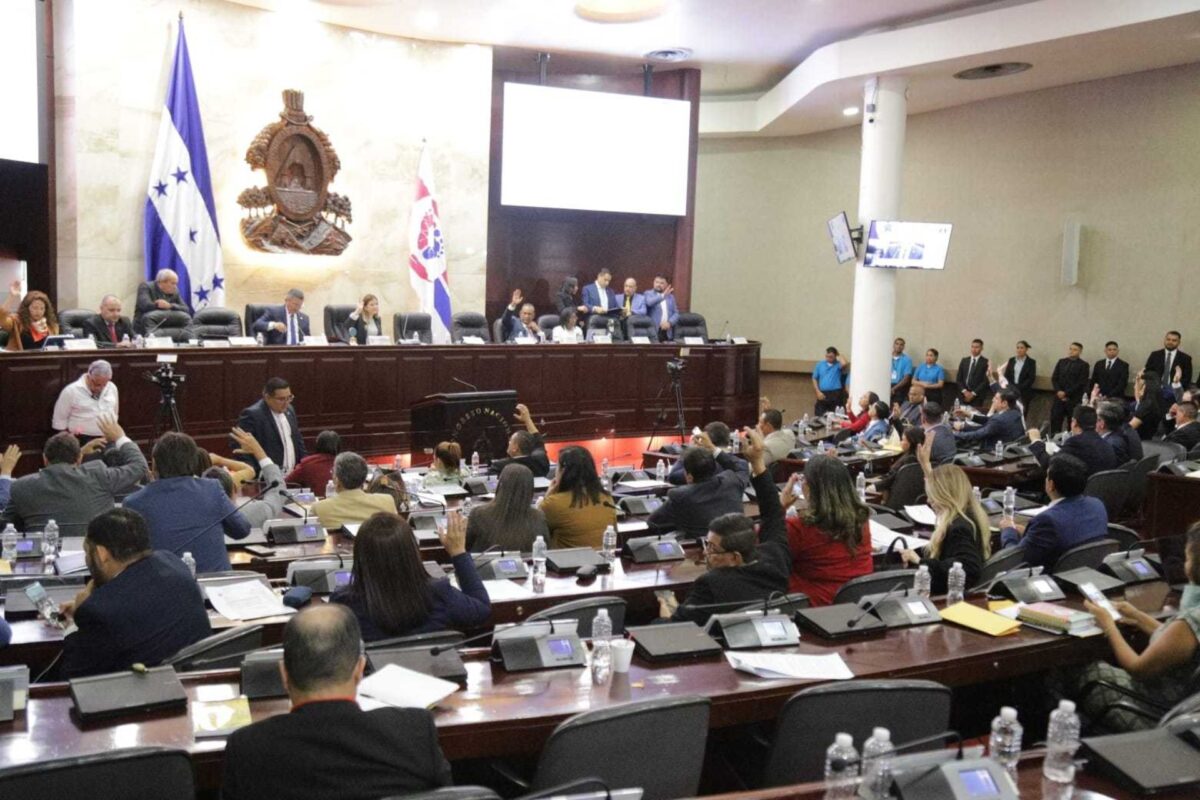 Congreso discute ley que reforzará combate de lavado de activos y corrupción Congreso discute ley que reforzará combate de lavado de activos y corrupción