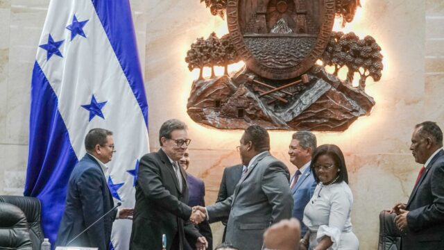 Congreso nombra autoridades interinas en Consejo Nacional Electoral y Tribunal de Justicia Electoral