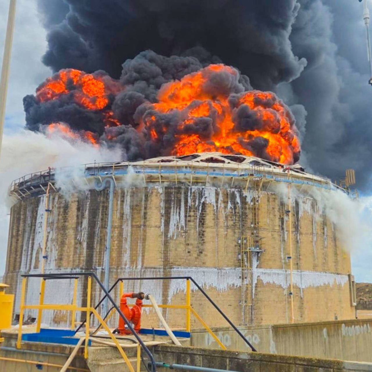 Ataques iraníes habrían causado daños mucho mayores de lo informado en la mayor refinería de Israel