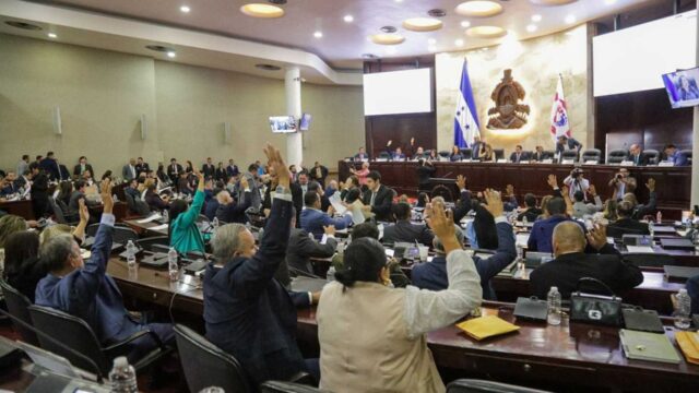 Congreso aprueba contratos para fortalecer modernización de Administración Aduanera