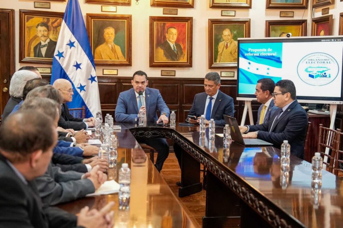 Comisión legislativa del Congreso Nacional estudiará proyecto de reforma electoral Comisión legislativa del Congreso Nacional estudiará proyecto de reforma electoral