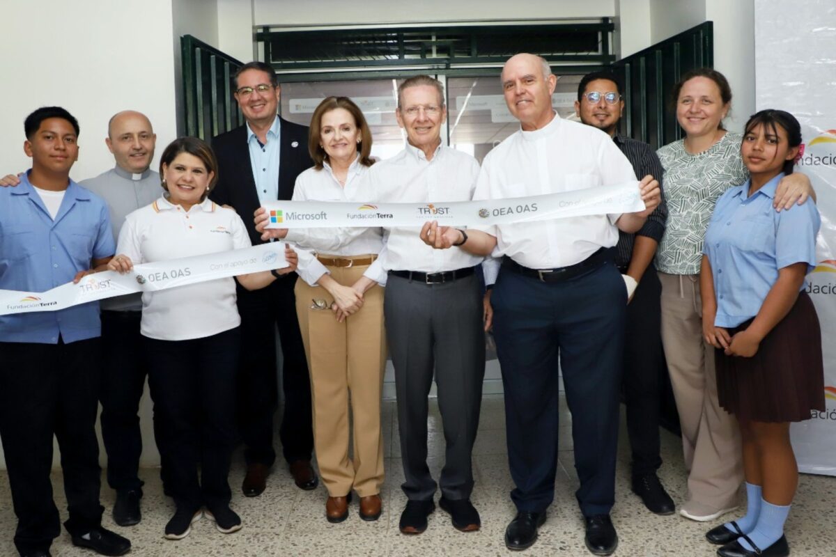 Fundación Terra inaugura dos nuevos Centros de Capacitación Trust-OEA
