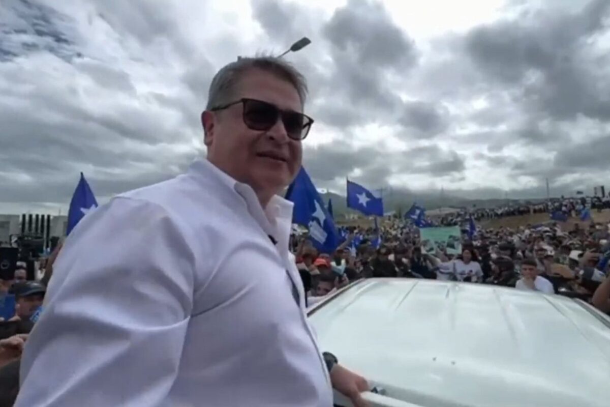 Juan Orlando Hernández regresa a Honduras tras su indulto en EE.UU. por Trump Juan Orlando Hernández regresa a Honduras tras su indulto en EE.UU. por Trump