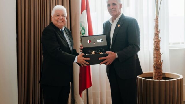 Nasry Asfura viaja a Perú para la toma de posesión de Keiko Fujimori como presidente de Perú