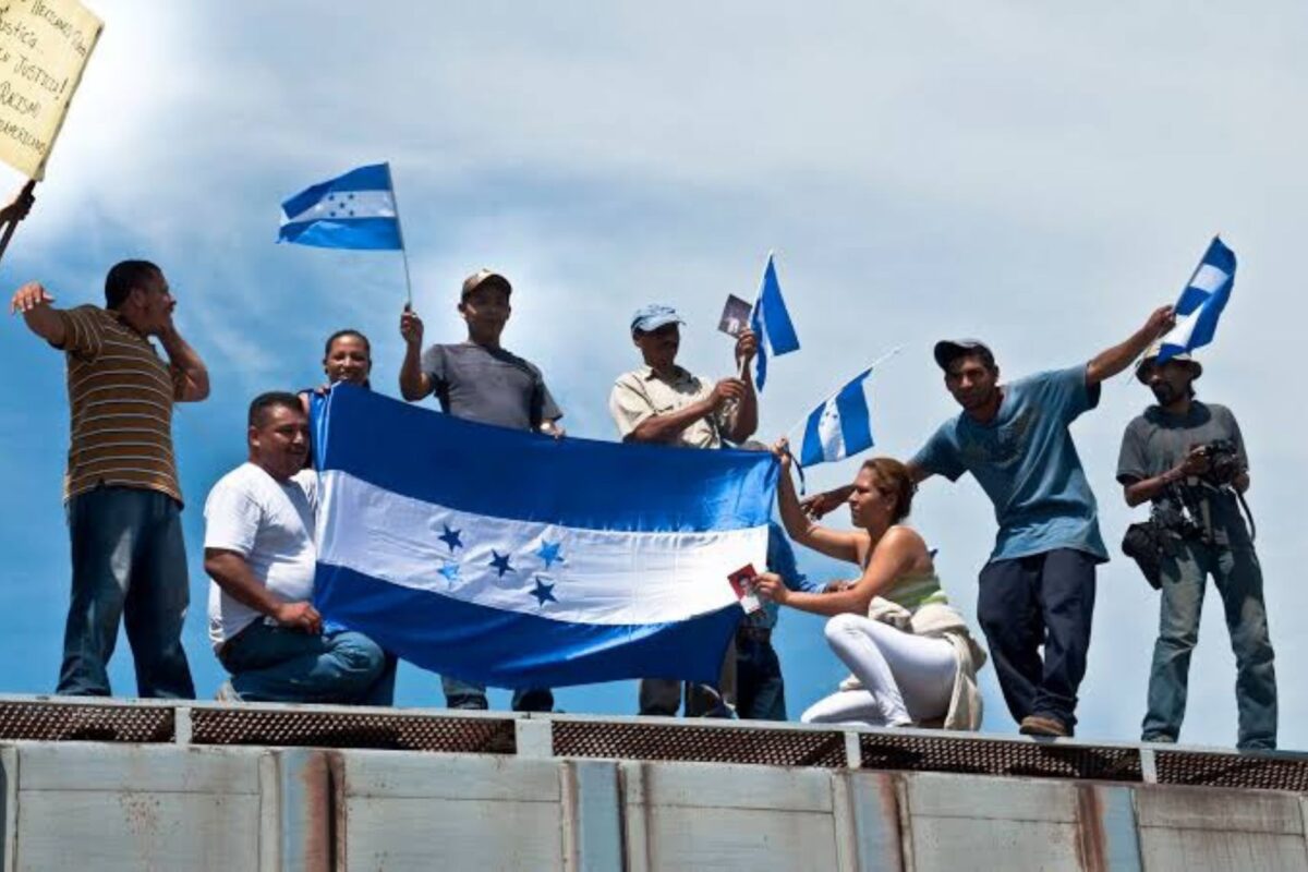 Secretario del Congreso plantea fortalecer ley para facilitar el retorno de migrantes hondureños