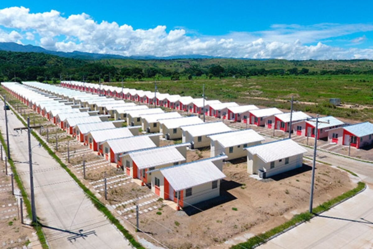 Gobierno anuncia que iniciará en septiembre proyecto de vivienda social con fondos del CAF Gobierno anuncia que iniciará en septiembre proyecto de vivienda social con fondos del CAF