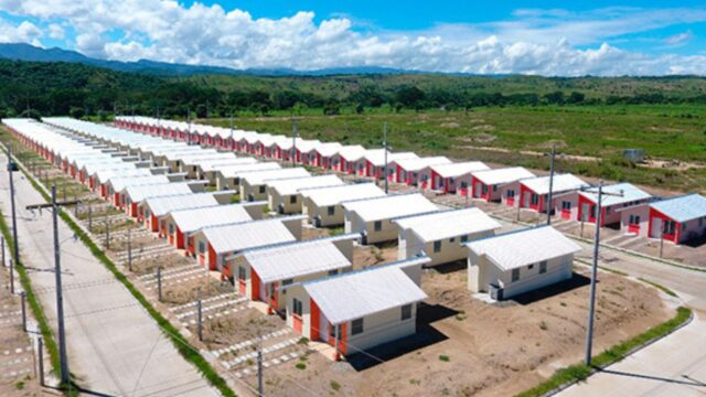Gobierno anuncia que iniciará en septiembre proyecto de vivienda social con fondos del CAF