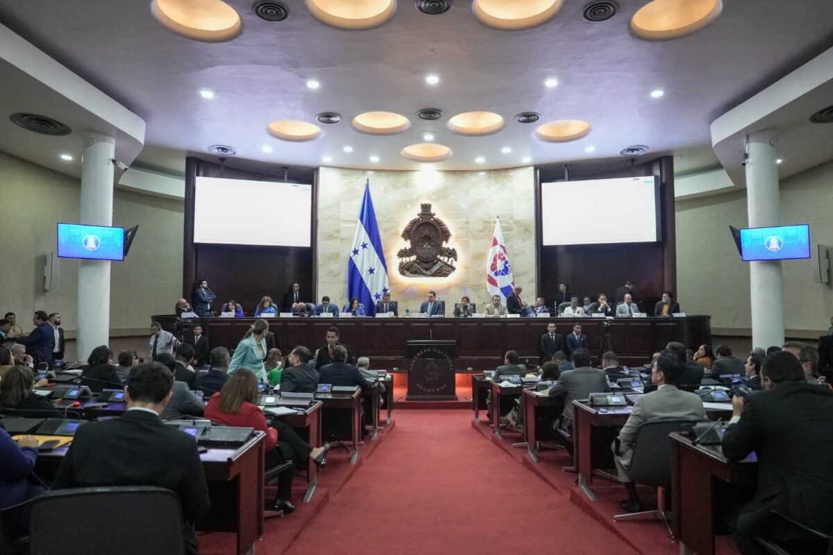 Legislativo avanza en la construcción de consensos para aprobar reformas eléctricas y electorales