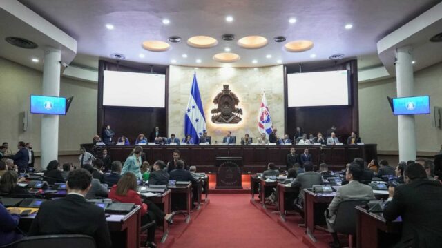 Legislativo avanza en la construcción de consensos para aprobar reformas eléctricas y electorales