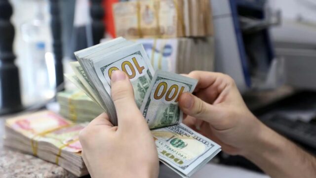 El lempira supera la barrera de los 27 por dólar y marca un nuevo máximo histórico