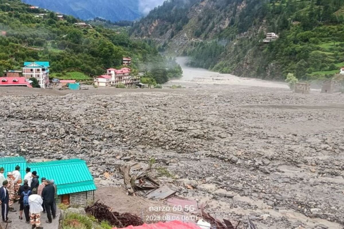 Inundaciones catastróficas en el Himalaya: más de 150 muertos y cientos de desaparecidos Inundaciones catastróficas en el Himalaya: más de 150 muertos y cientos de desaparecidos