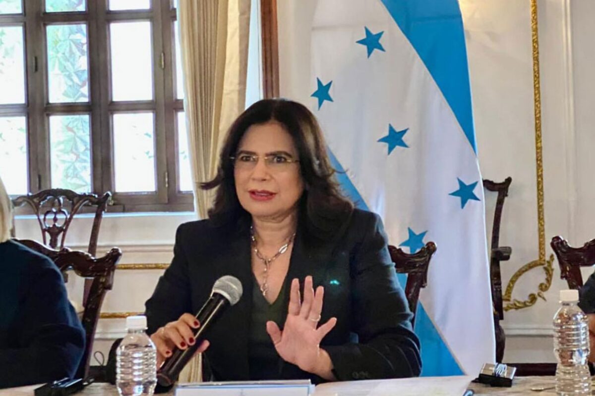 Moncada pide al Ministerio Público investigar el caso de Fernando Cerimedo y su relación con las elecciones de Honduras