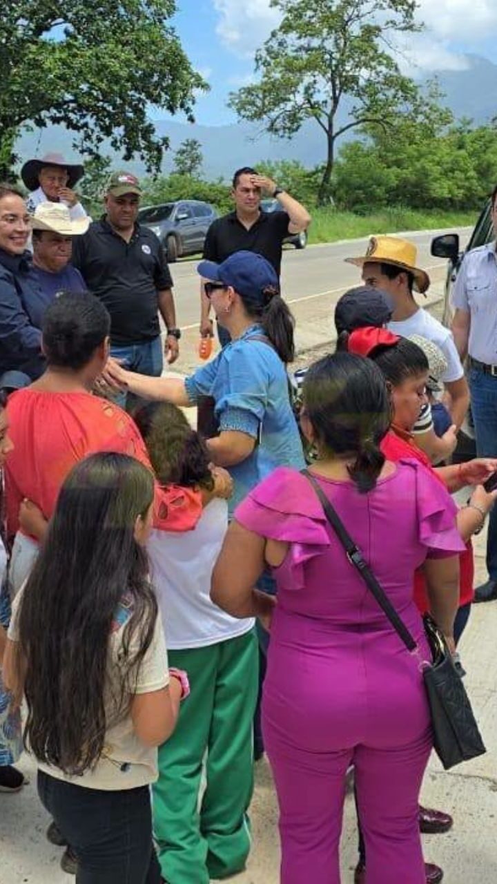 Manuel Zelaya y Xiomara Castro donan terreno para construcción de escuela en Catacamas