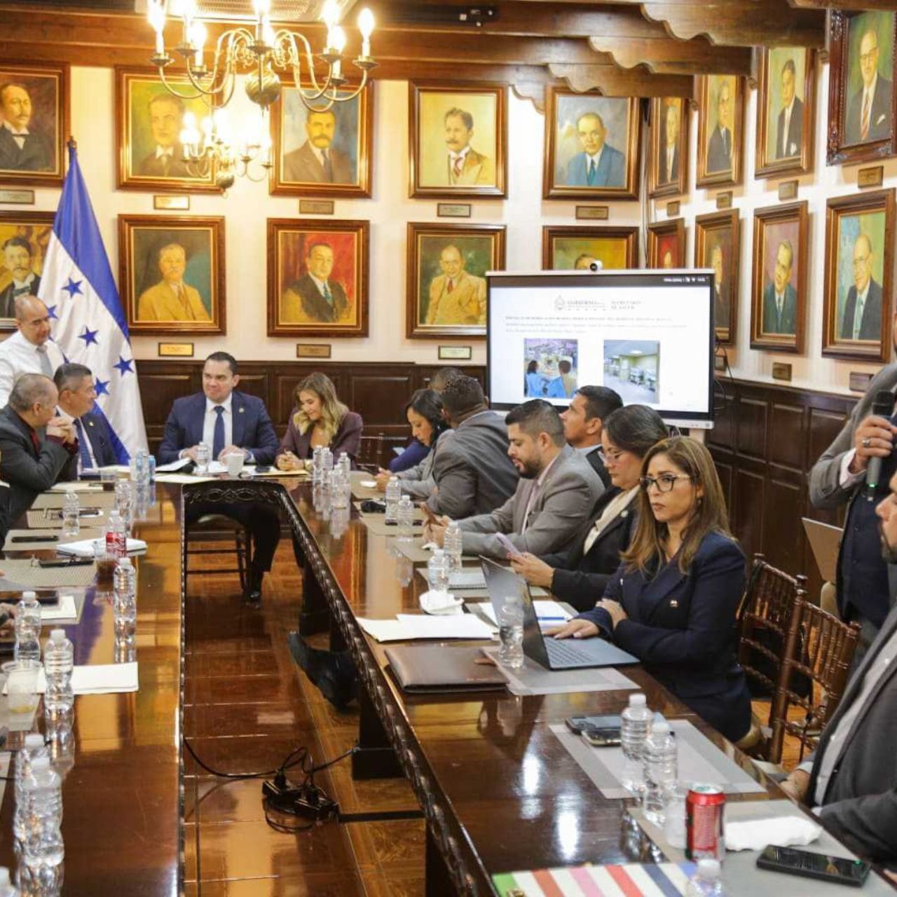 Salud reporta al Legislativo abastecimiento de 85 por ciento de medicamentos y reducción de mora quirúrgica