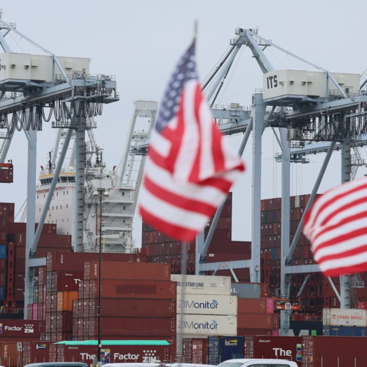 Trump acusa a «todo el mundo» de fastidiar a EE.UU. con los aranceles durante años