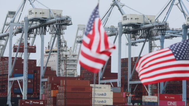 Trump acusa a «todo el mundo» de fastidiar a EE.UU. con los aranceles durante años