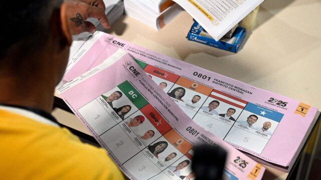 Paquete de reformas electorales llegará esta semana al pleno, anuncia presidente de comisión