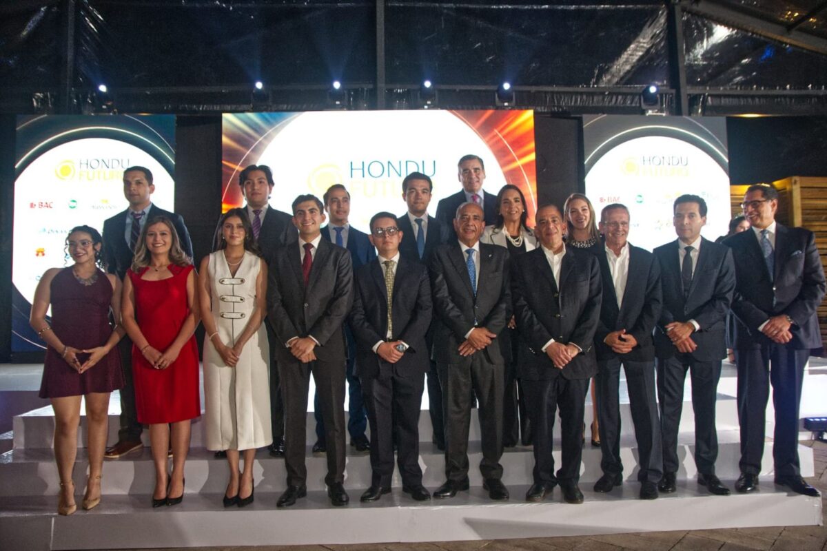 Fundación Ficohsa impulsa la educación respaldando una nueva generación de becarios de HonduFuturo