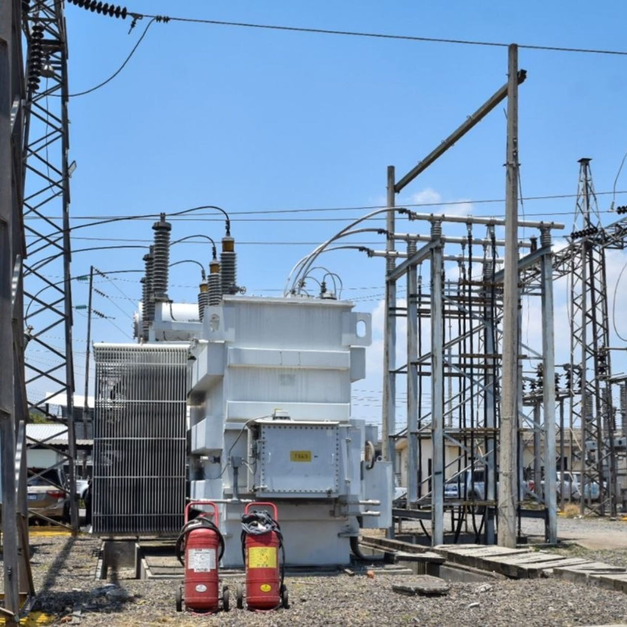 Bipartidismo mantiene en punto muerto la reforma eléctrica en el Congreso Nacional