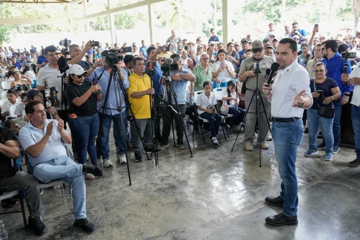 Zambrano pide abrir puertas a censistas y no dejarse engañar por falsas versiones Zambrano pide abrir puertas a censistas y no dejarse engañar por falsas versiones