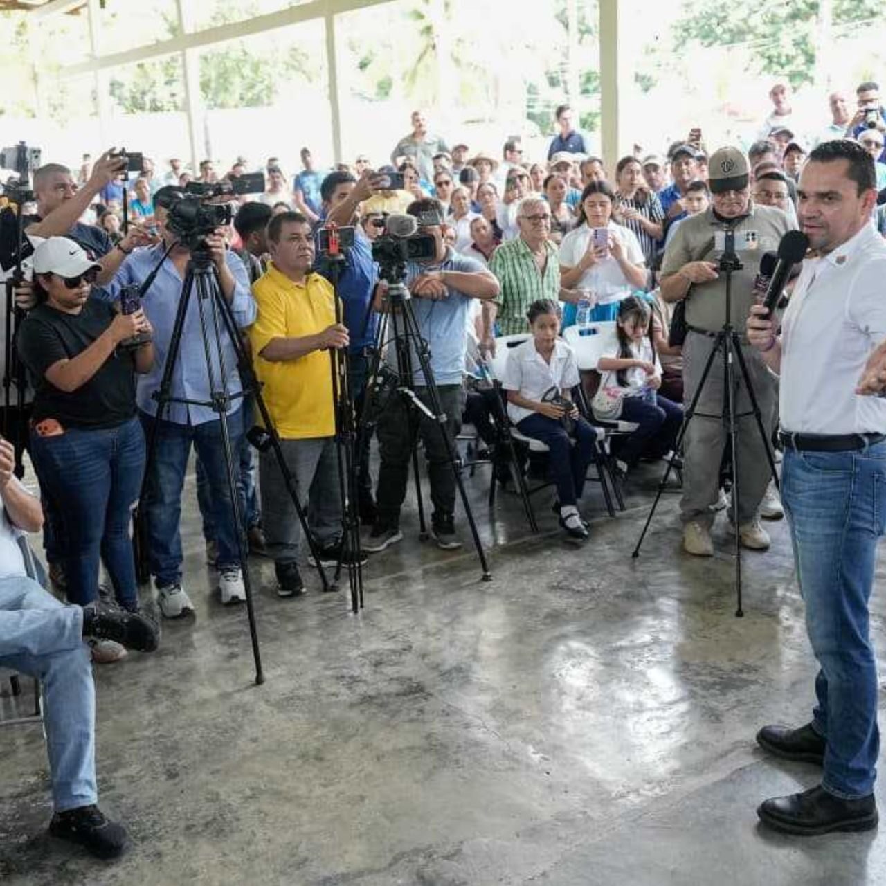 Zambrano pide abrir puertas a censistas y no dejarse engañar por falsas versiones