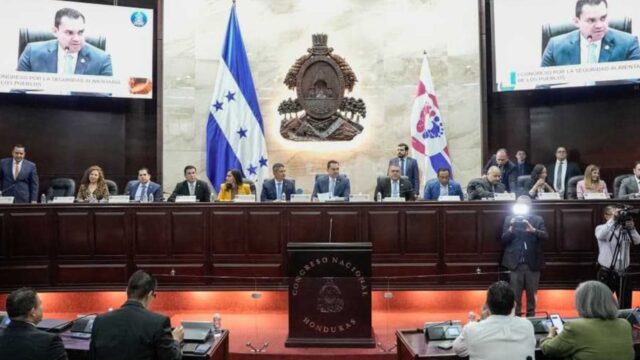 Presupuesto de 2027 incluirá aumento a transferencias municipales, anuncia presidente del Congreso