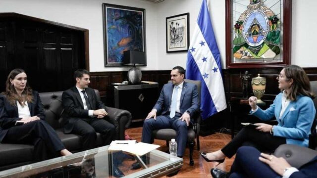 Congreso aborda con calificadora internacional S&P avances legislativos y económicos