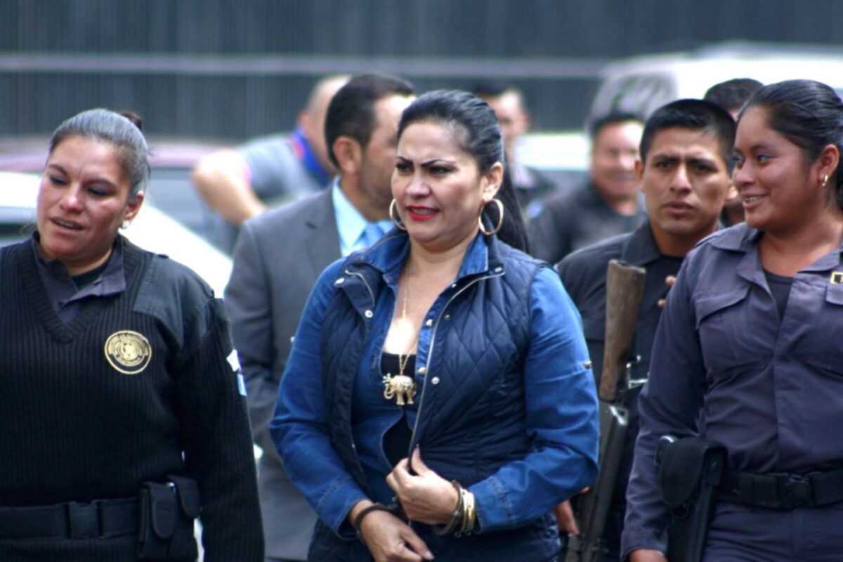 Sicaria, política y escapista: la vida de película de una de las narco ‘patronas’ de Centroamérica Sicaria, política y escapista: la vida de película de una de las narco ‘patronas’ de Centroamérica